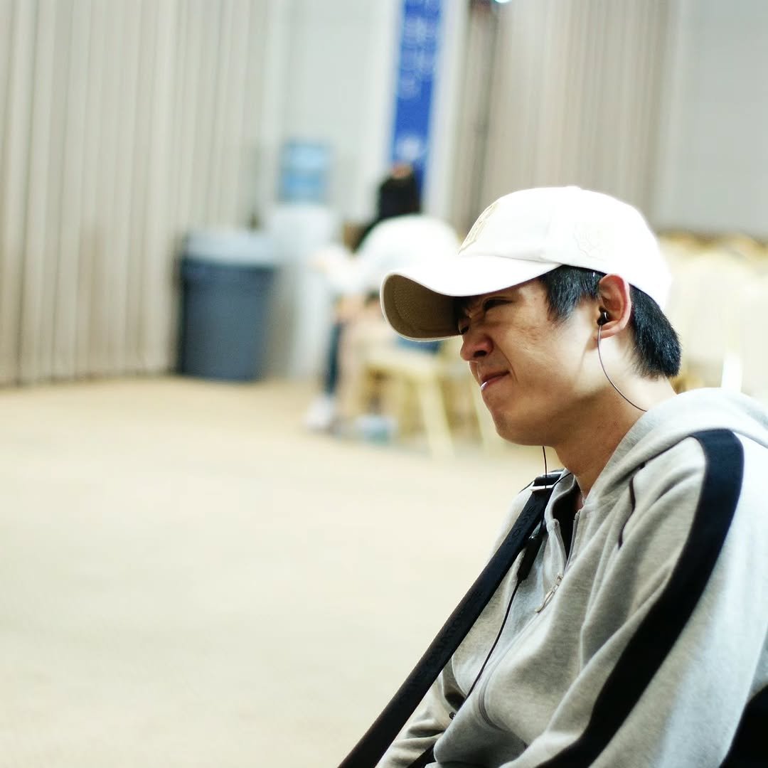 Photo by heosungtae on April 09, 2026. May be an image of one or more people, hat and text.