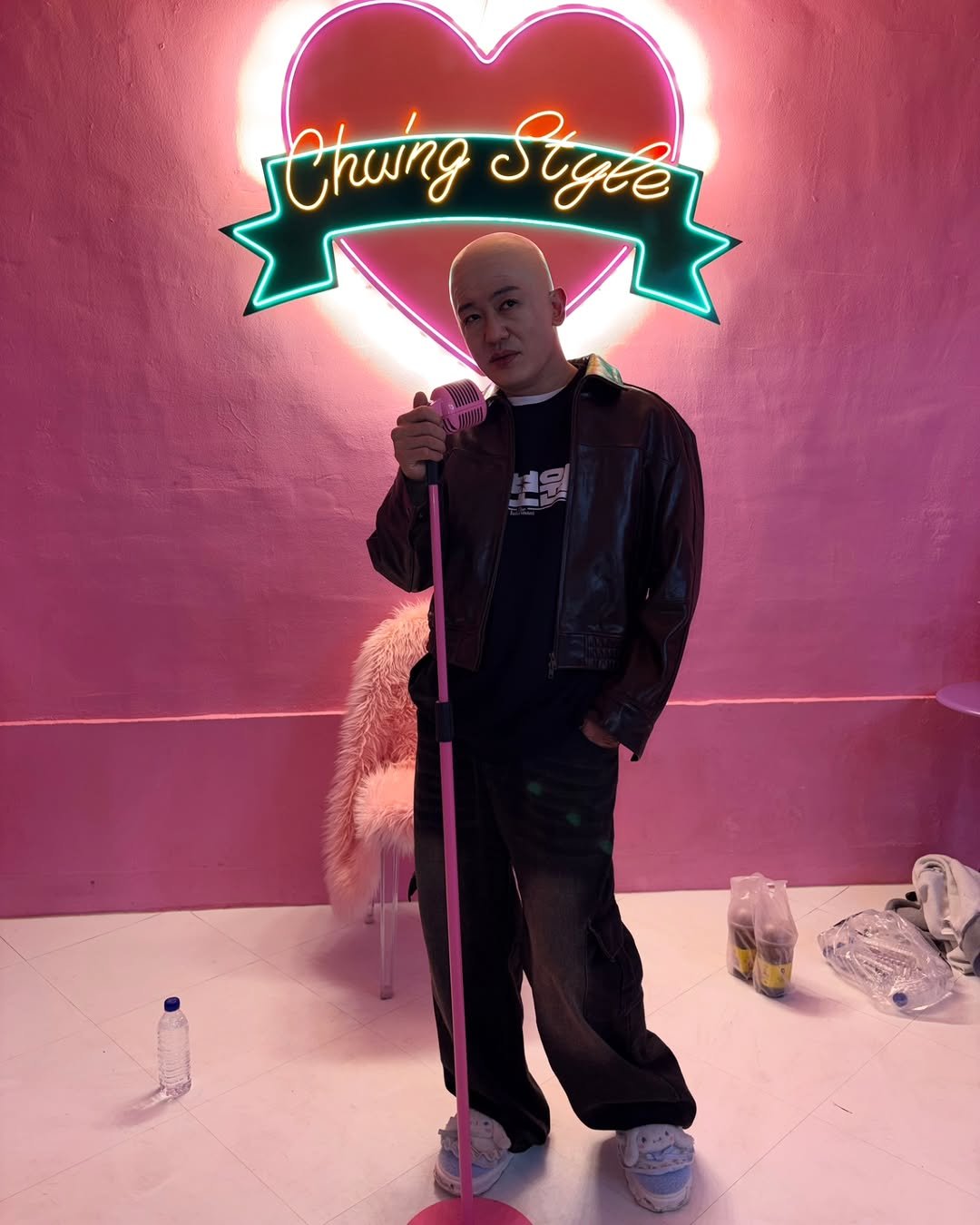 Photo shared by heosungtae on November 13, 2025 tagging @standminjoo, @sonxsun, @jobokrae_official, and @smcity.official.