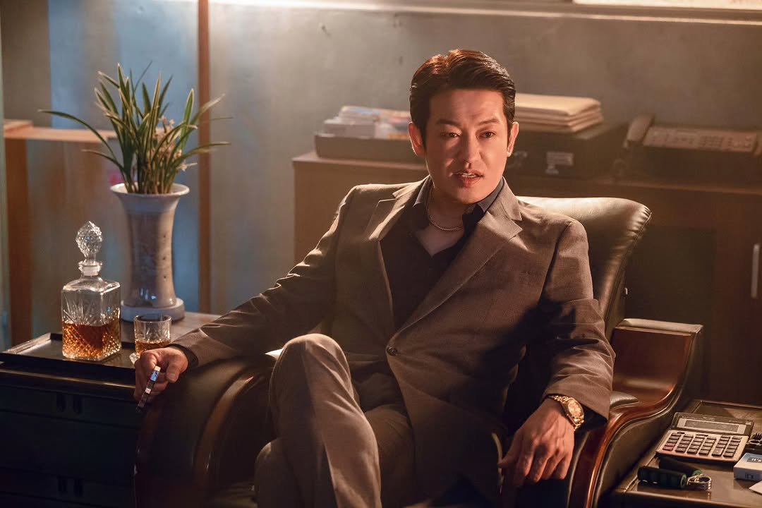 heosungtae 게시물 이미지: ⠀
[📺] #허성태
⠀
<이런 엿같은 사랑> 캐릭터 스틸 공개📸
⠀
철저한 신분세탁...