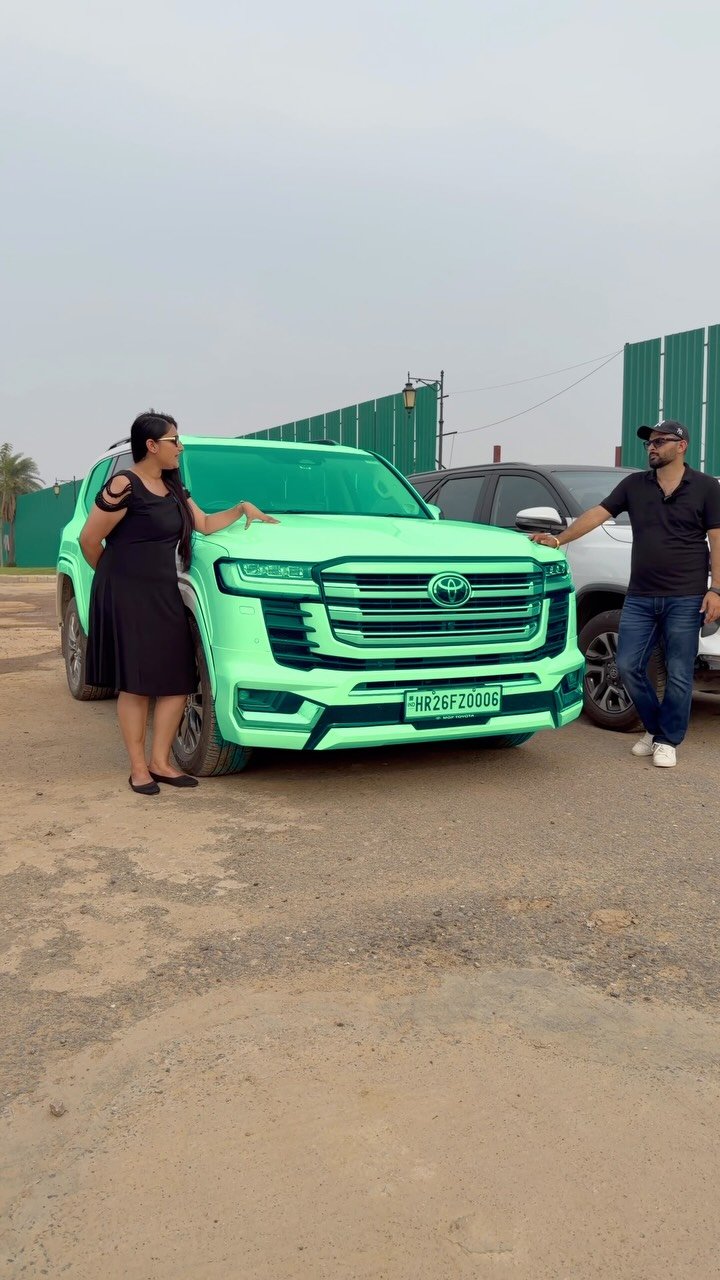 her_garage_yt 게시물 이미지: Lc300 Over Defender 🫪 
#lc300 #defender #auto...