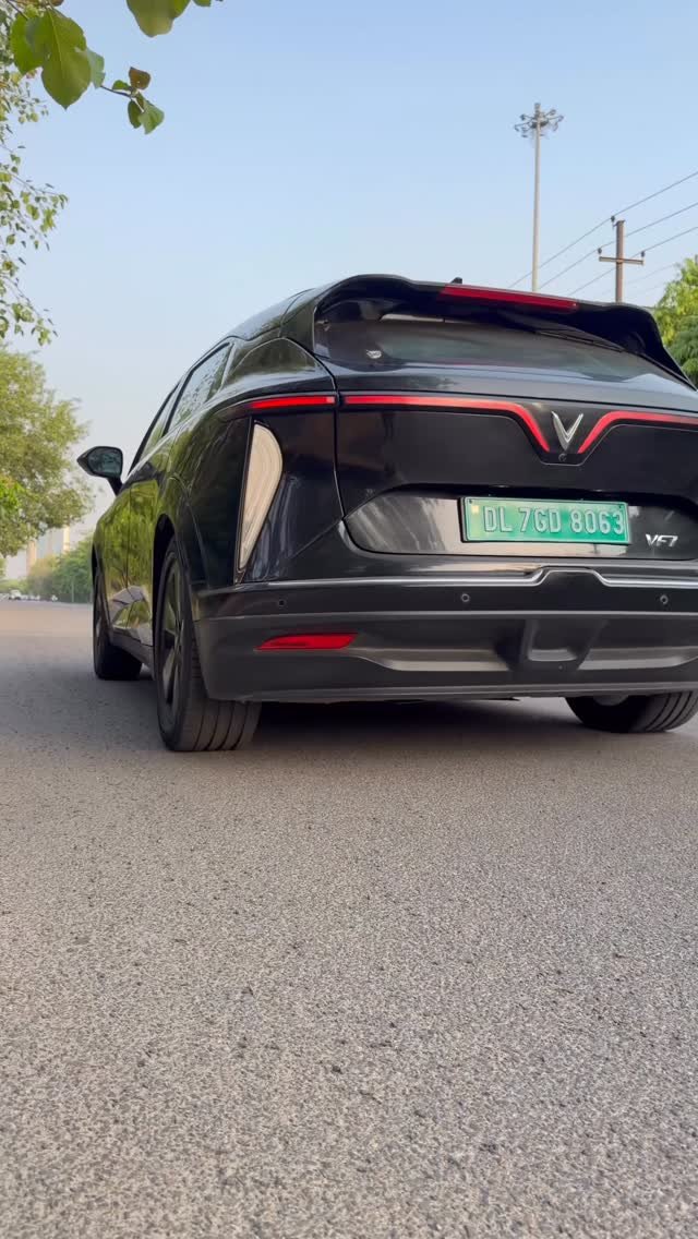 her_garage_yt 게시물 이미지: Ye car literally FREE mein chal sakti...