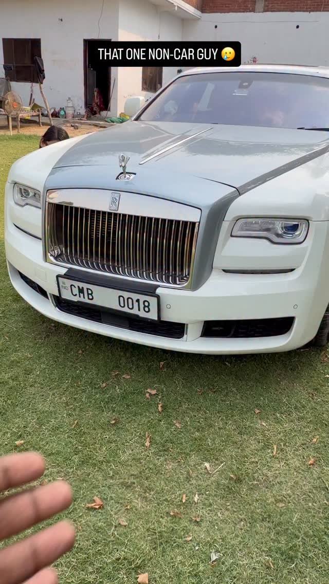 her_garage_yt 게시물 이미지: That One Non Car Guy 😭 
Rolls Royce Hai Vo 🙂...