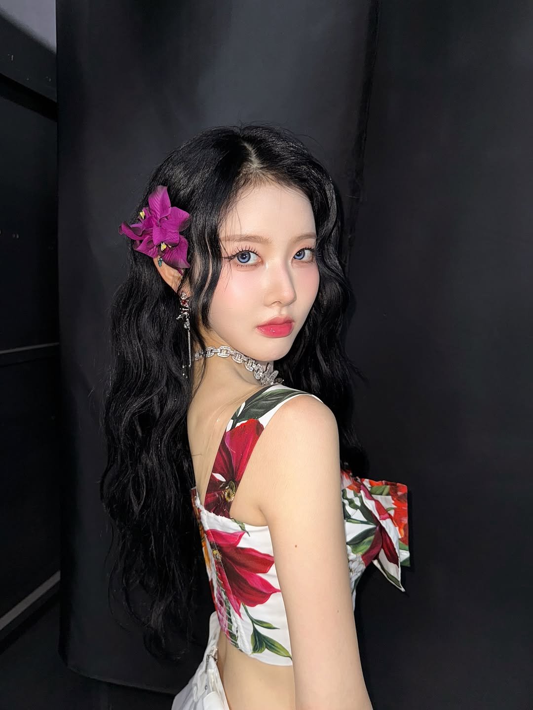 Photo by 시은 on July 26, 2025. May be an image of one or more people, hair, top and text.