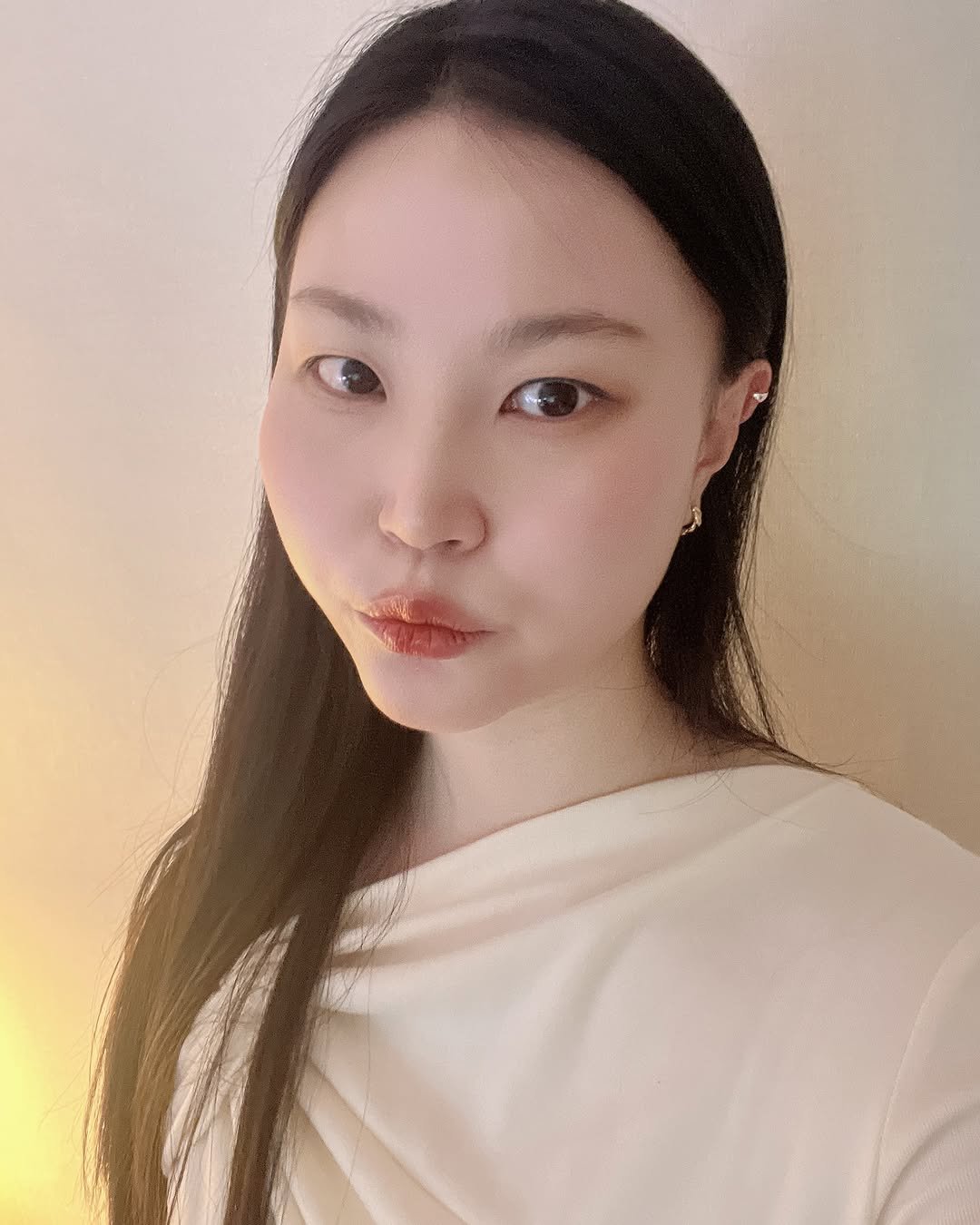 het_chini 게시물 이미지: 요즘 피부 넘 좋아져써용 ㅎㅎㅎ
화장 잘먹어서 오랜만에 셀카😉
친구들은 늘상 피부...