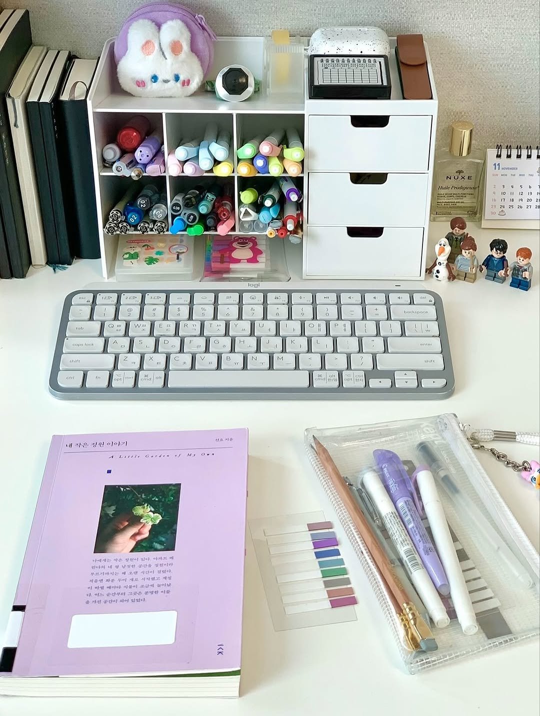 Photo by 휴잇∥책추천 · 필사 · 기록 · 독서 일상 on November 08, 2025. May be an image of diary and text.