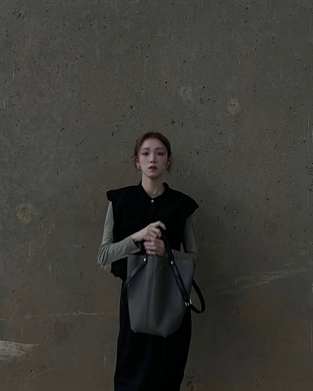 Photo shared by 이성경 on May 11, 2025 tagging @maisonmargiela.