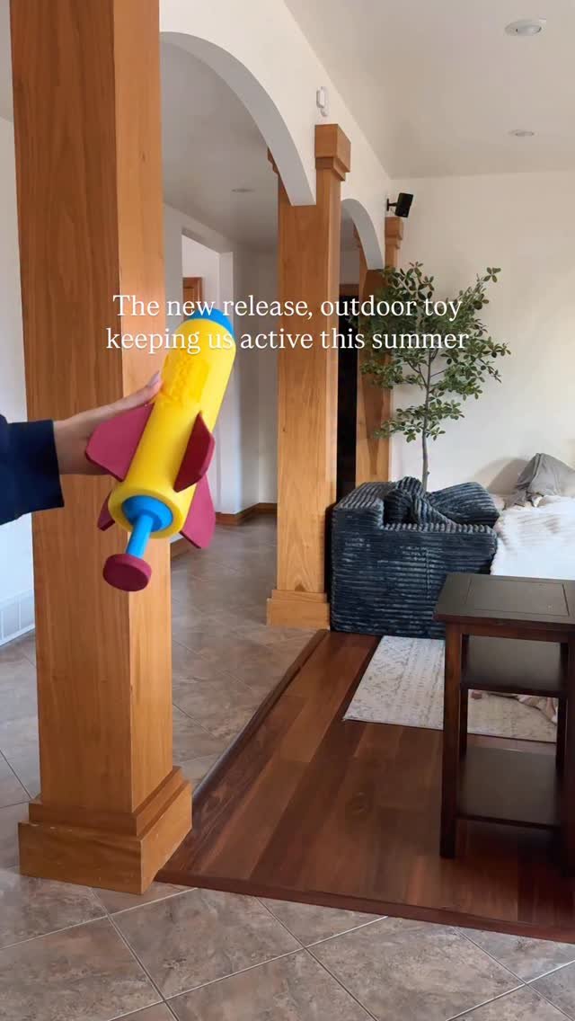 heybrittinirae 게시물 이미지: New summer toy out now, perfect for the pool,...