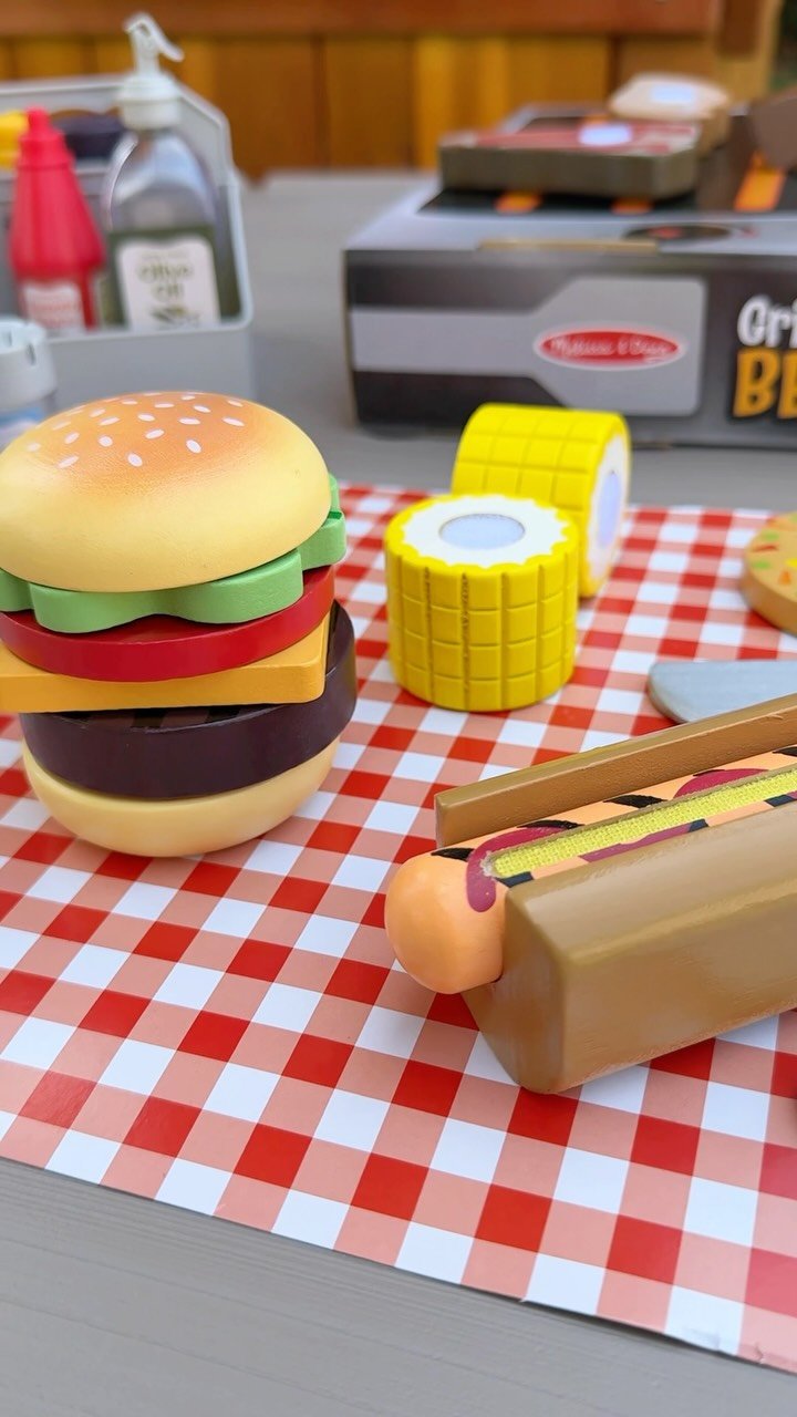heybrittinirae 게시물 이미지: This realistic grill set is the cutest thing...