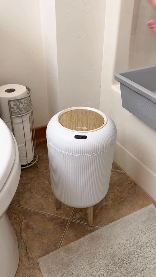 heybrittinirae 게시물 이미지: This smart sensor trashcan is a total game...