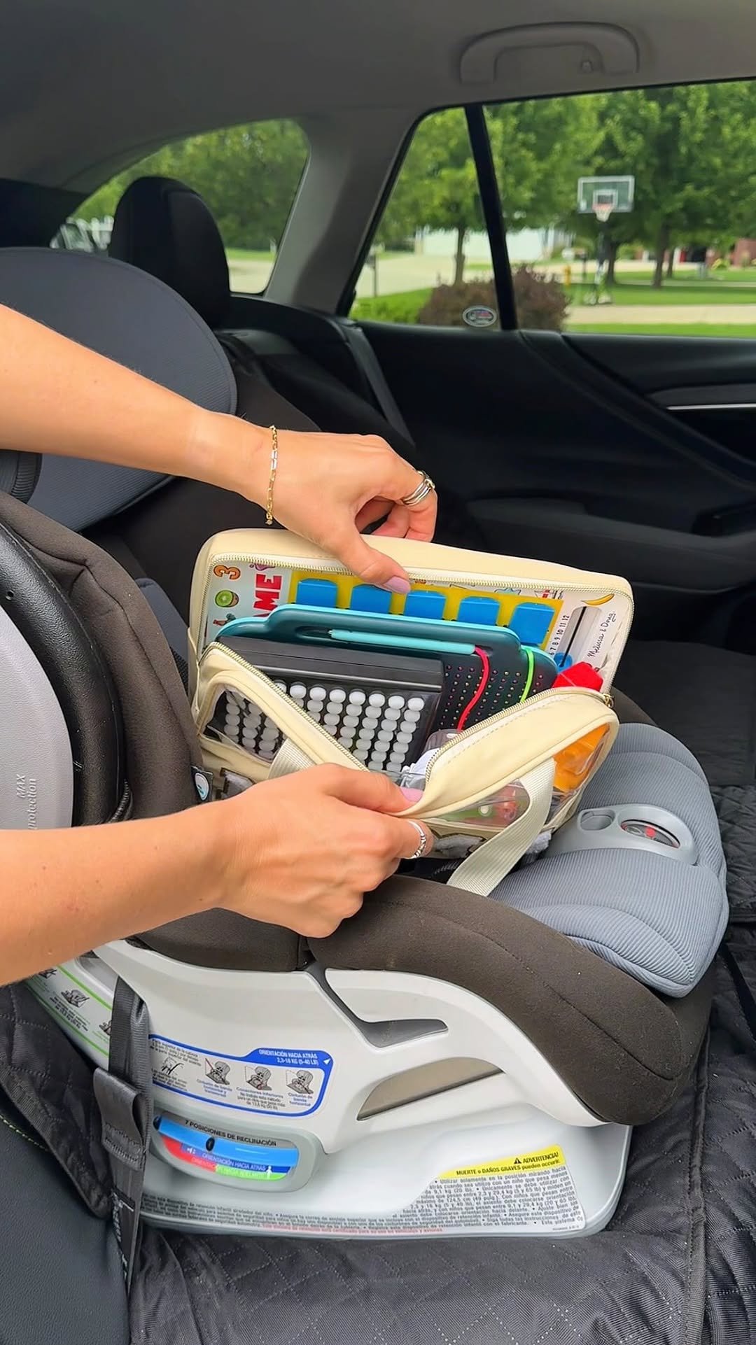 heybrittinirae 게시물 이미지: Some of our favorite busy bag toys, great for...