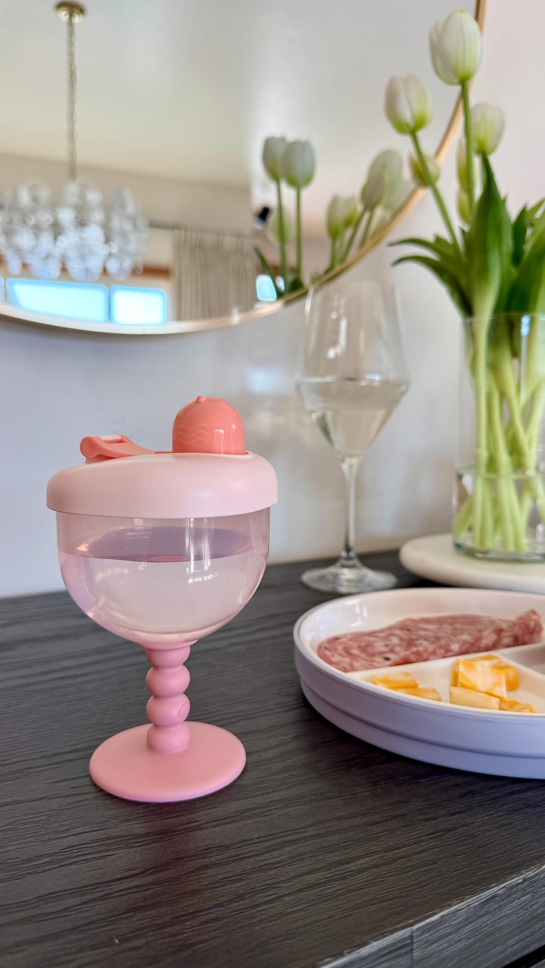 heybrittinirae 게시물 이미지: This sippy is the actual most adorable thing...