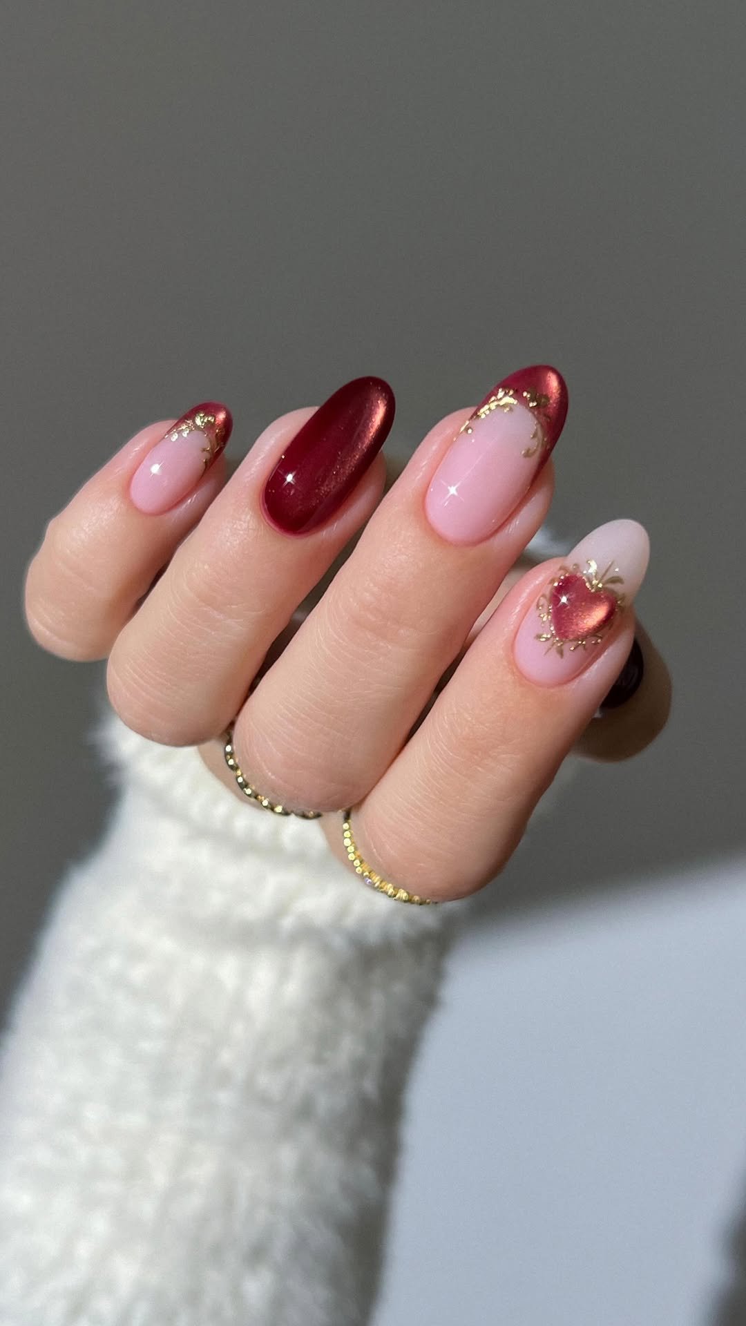 heygreatnails 게시물 이미지: ♥️⚜️ deep burgundy tones with a golden love...