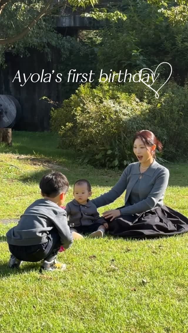 hhappy_ayola 게시물 이미지: 아욜라의 첫번째 생일🎂
참 좋은 날에 태어난 우리 아욜라🍁
둘째라 형아에 비해...