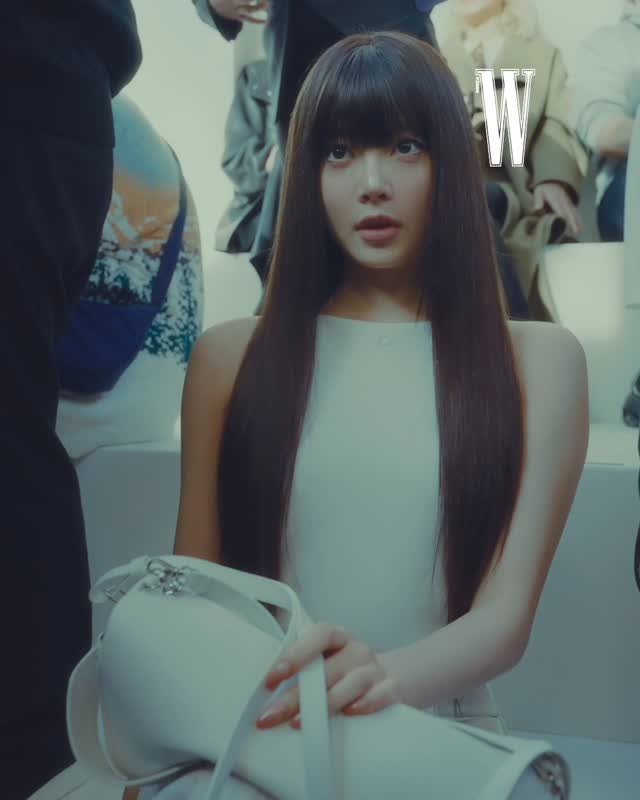 hhh.e_c.v 게시물 이미지: #협찬 
니콜라 디 펠리체의 꾸레쥬 5주년을 축하하기 위해 파리를 찾은 르세라핌...