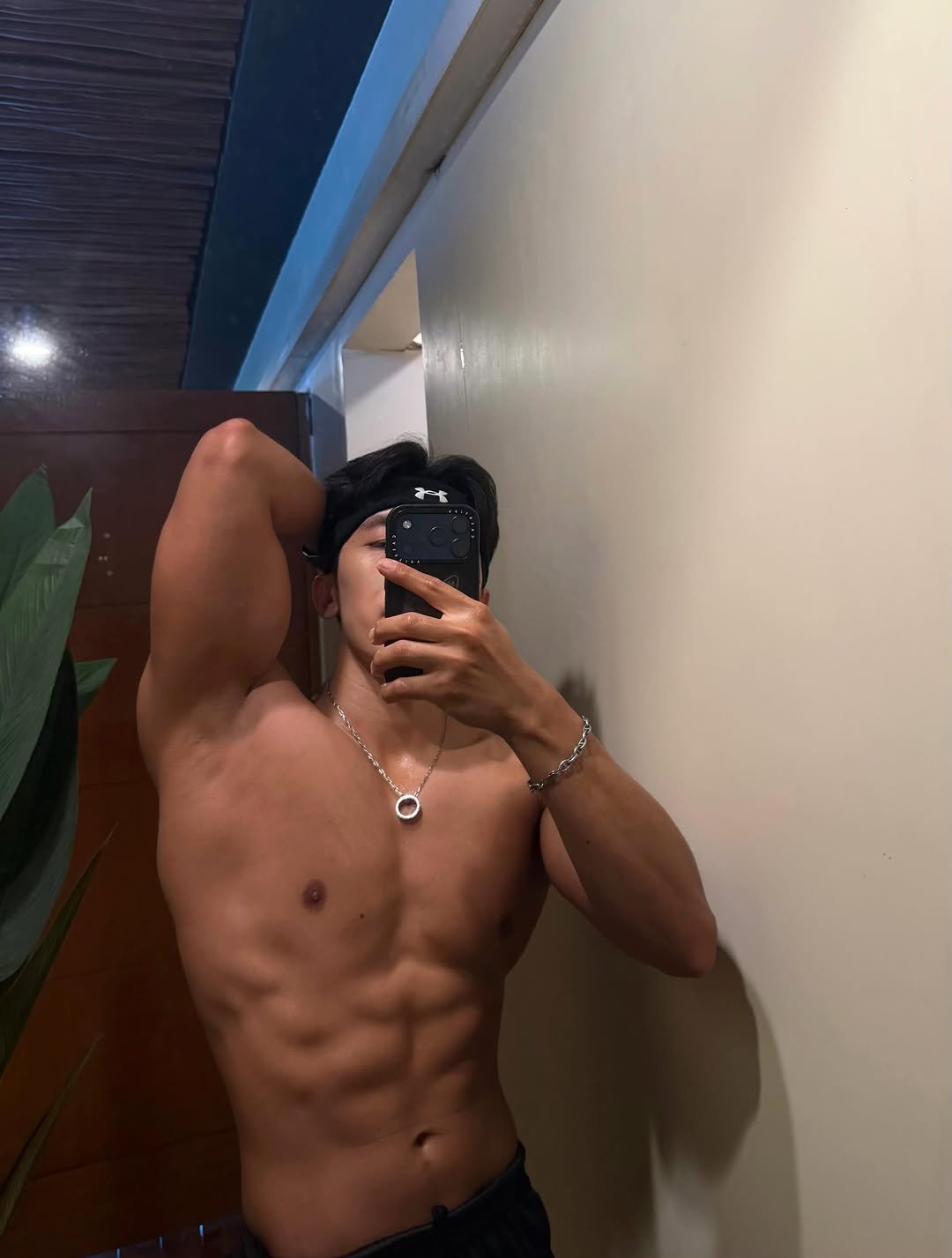 hhooo5__ 게시물 이미지: 2026.05.14 #운동기록 🇮🇩🌴

✔️크로스핏 + 러닝

와드확인 

진짜...