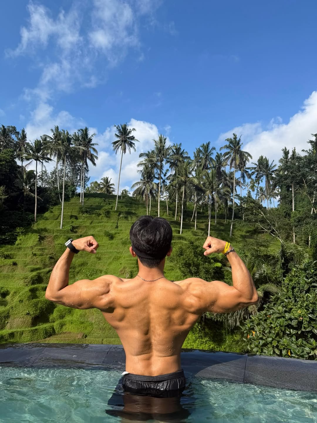 hhooo5__ 게시물 이미지: 2026.05.15 #운동기록 🇮🇩🌴

등은 제가 여기 먹었습니다🇰🇷

#bali...