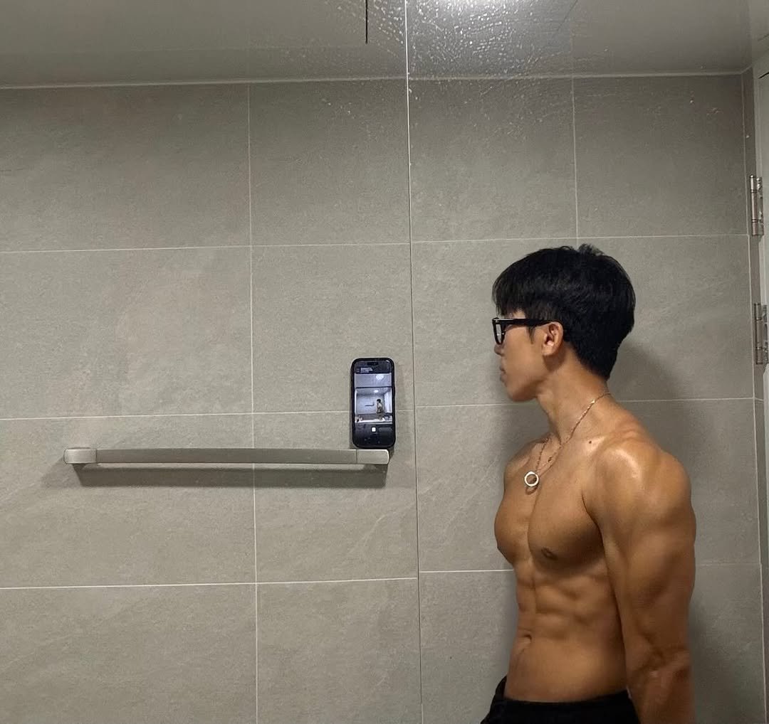 hhooo5__ 게시물 이미지: 2026.05.23, 25 #운동기록

✔️05.23(등+어깨)

풀업 15회...