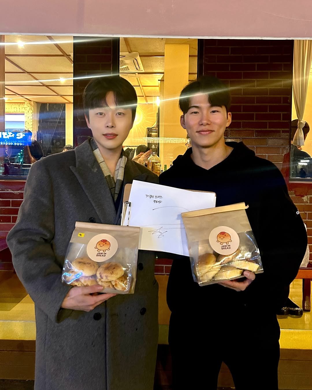 hi_gm2018 게시물 이미지: 야구선수 하길 잘했다~🍞⚾️