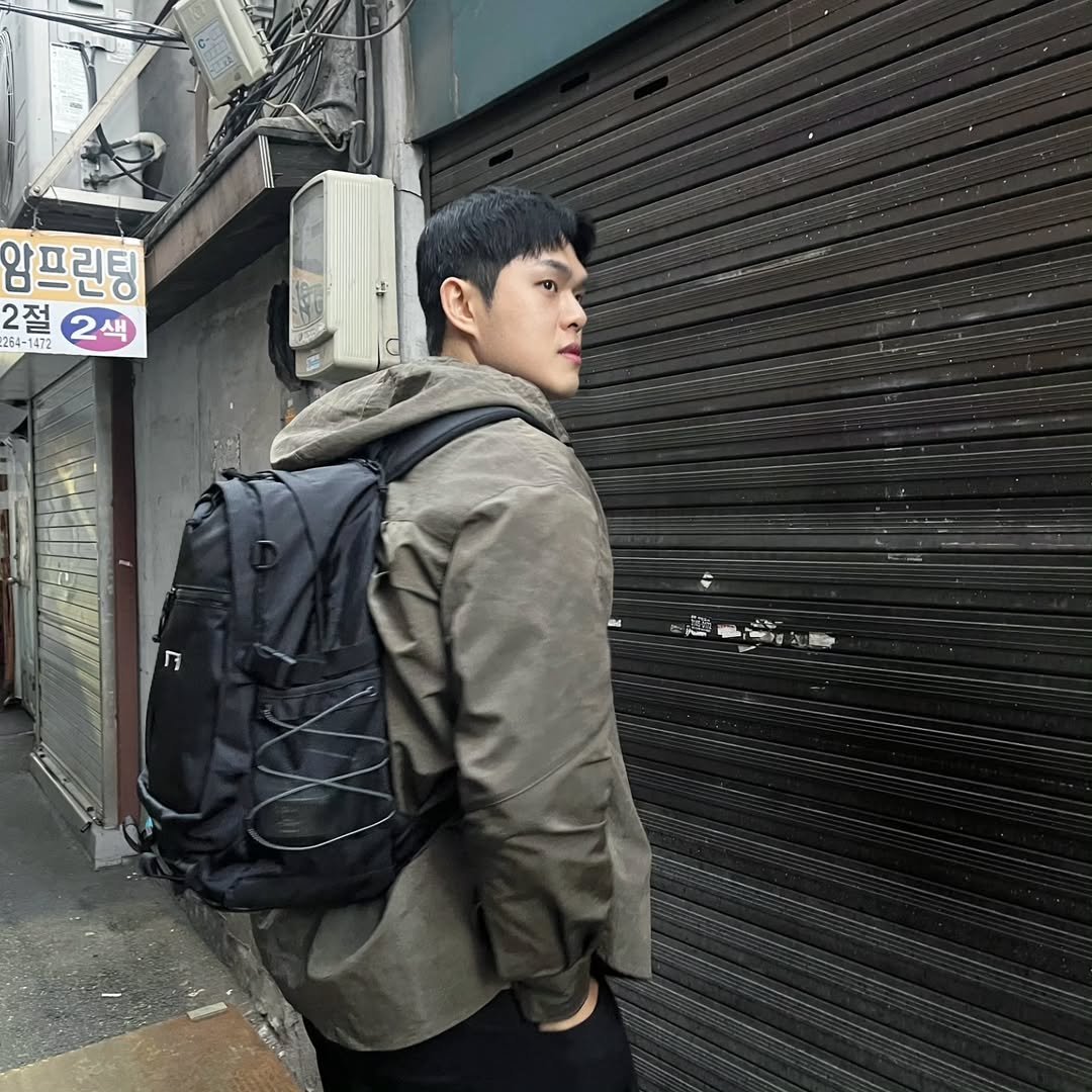 Photo shared by 상원 (Warmer) on January 06, 2025 tagging @goalstudio_official.