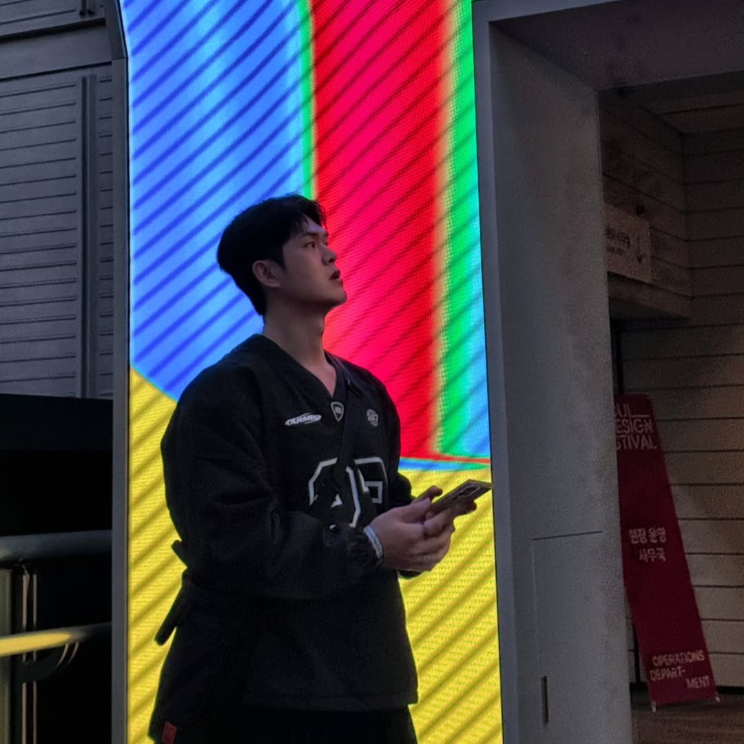 Photo shared by 상원 (Warmer) on November 18, 2024 tagging @muscle_armed, @muscle_armed_daily, and @muscle_armed_squad.