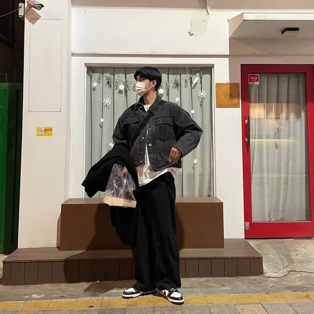 Photo shared by 상원 (Warmer) on March 06, 2022 tagging @wooyoungmi.