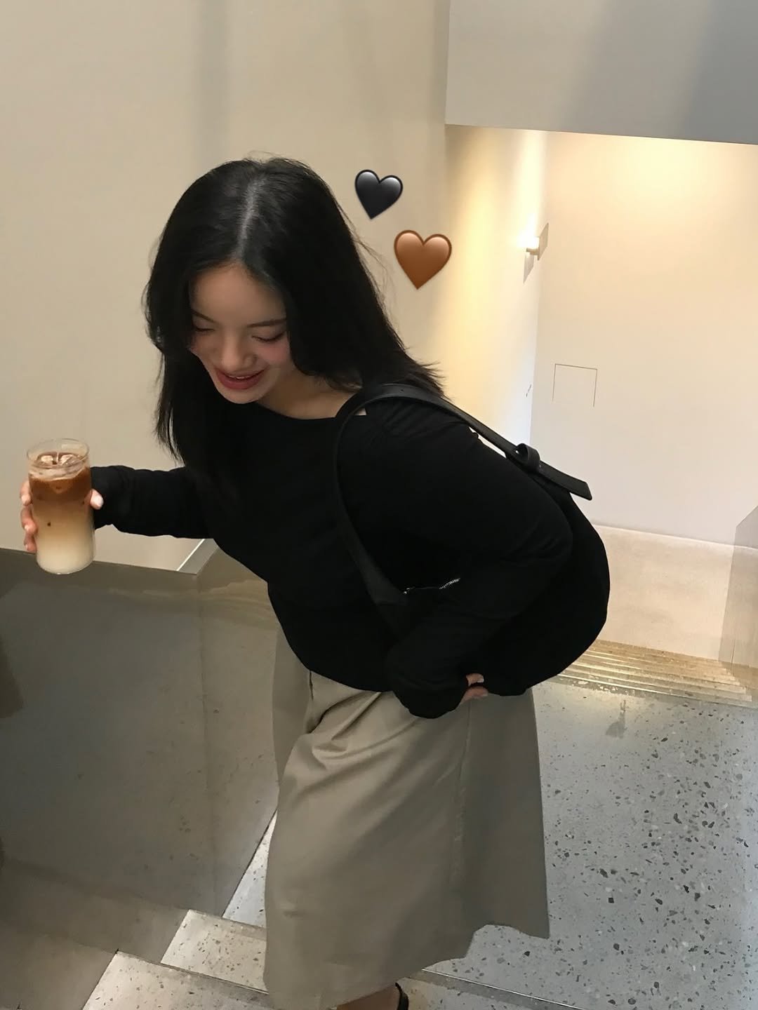 Photo by 물결 Mulgyul on September 16, 2025. May be an image of 1 person, cornflower and text.