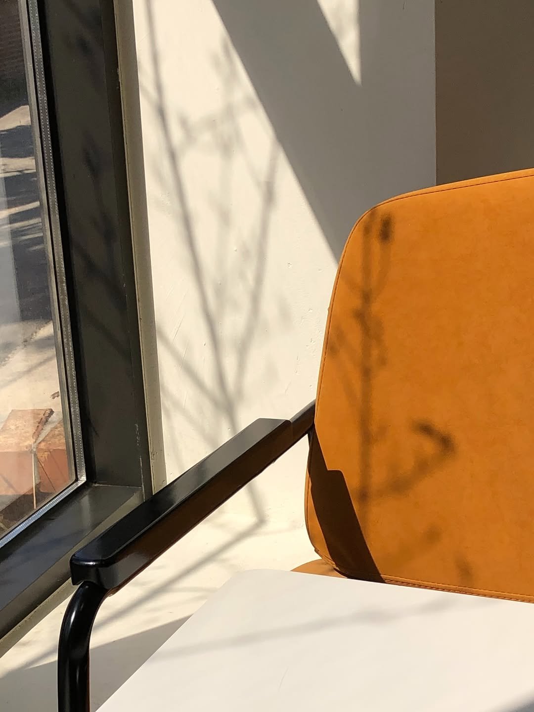 Photo by 물결 Mulgyul on April 08, 2026. May be an image of armchair, chair and text.