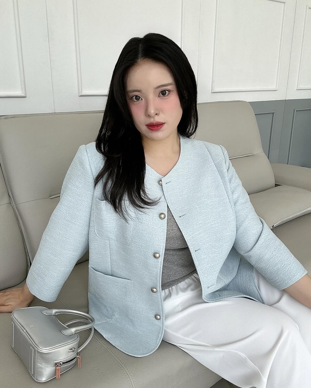 Photo shared by 물결 Mulgyul on May 25, 2025 tagging @laurenhi.co.