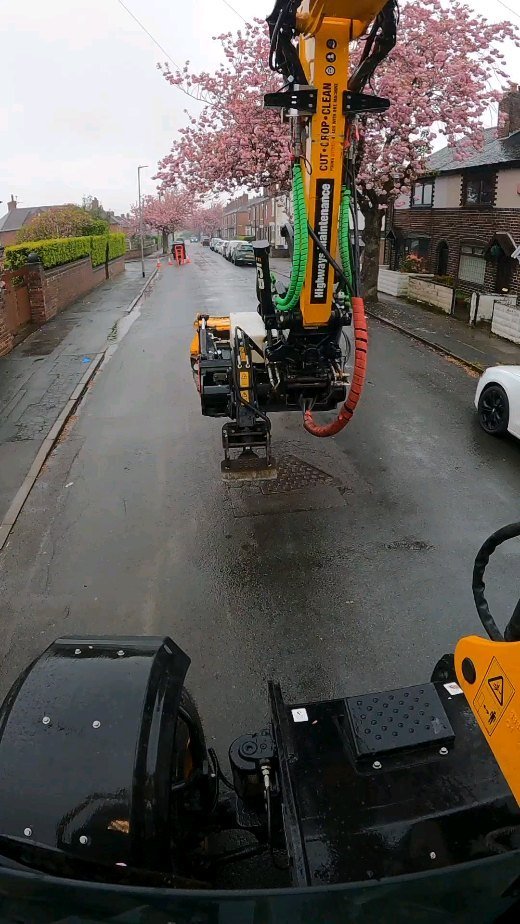 highwayharper 게시물 이미지: Breaking out around a manhole prior to tarmac...