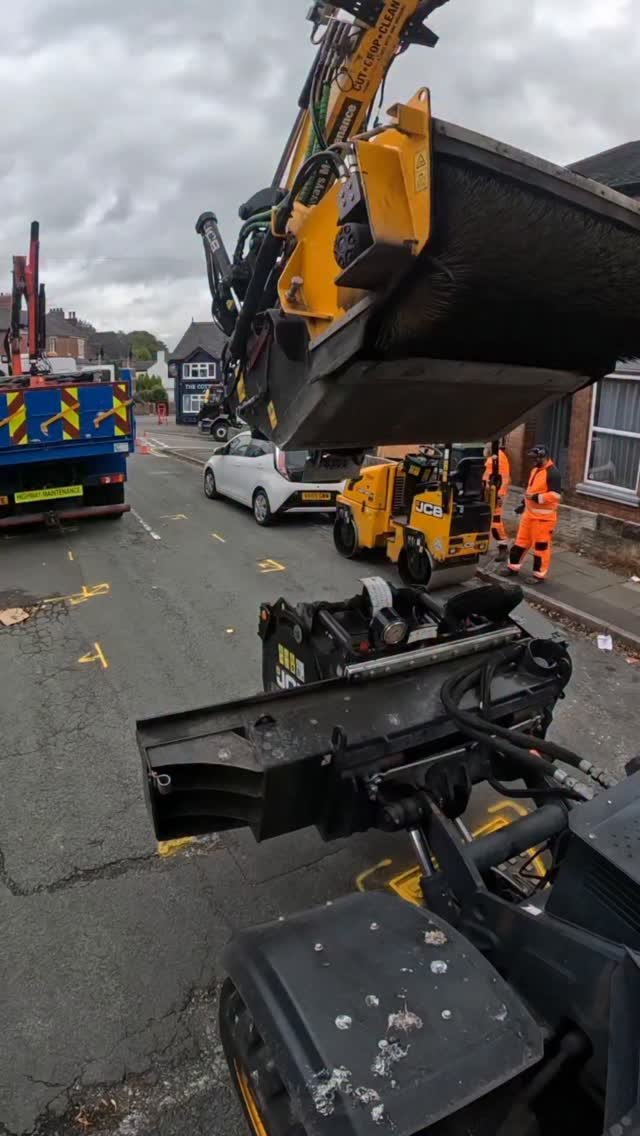 highwayharper 게시물 이미지: More than just potholes repairs 😉

#pothole...