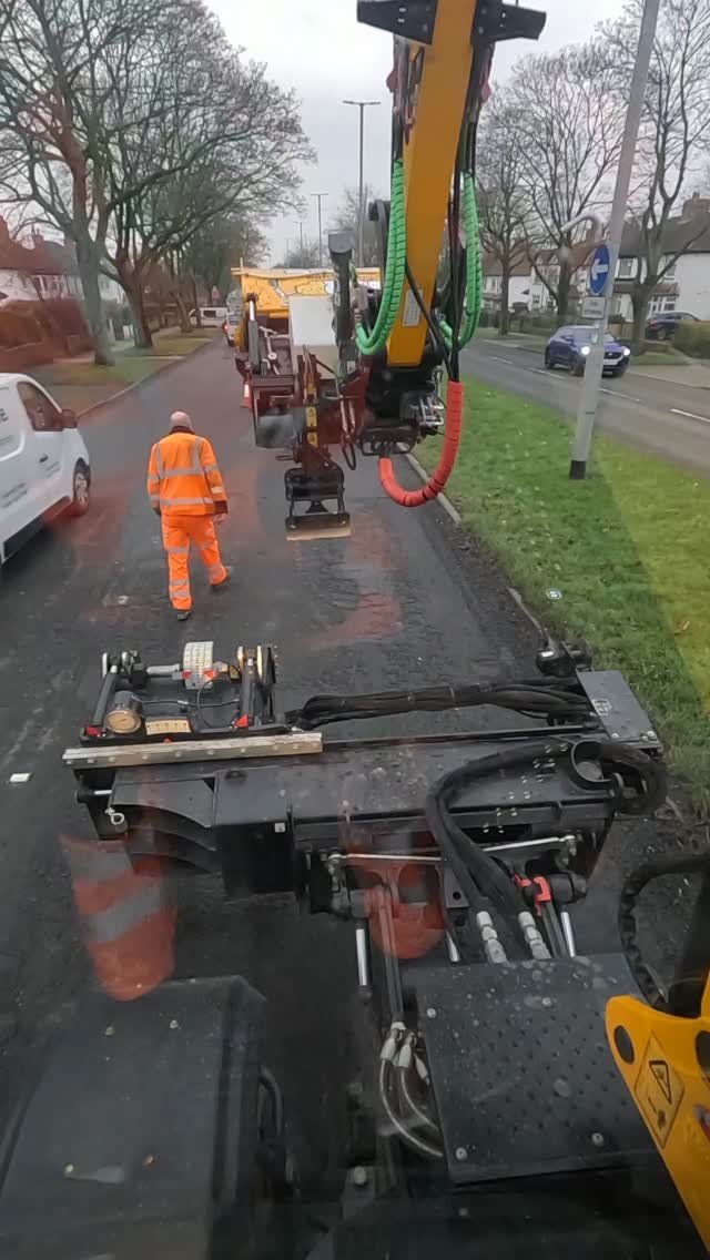 highwayharper 게시물 이미지: Another Pothole bites the dust 😉

#potholes...