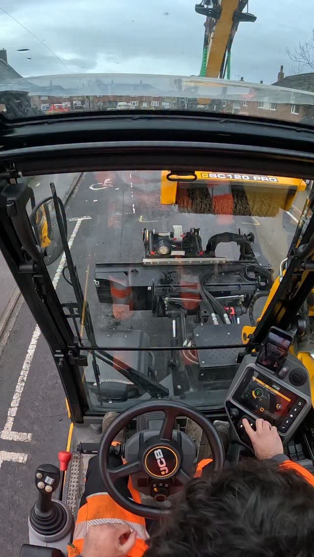 highwayharper 게시물 이미지: Ripping through potholes and into the weekend...