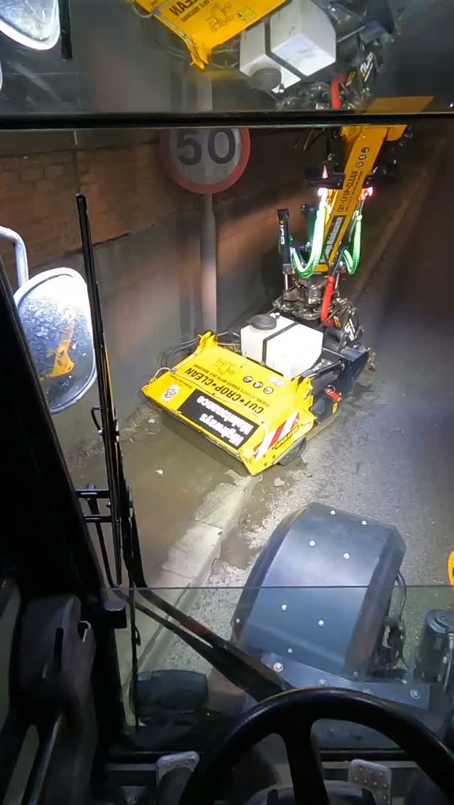 highwayharper 게시물 이미지: Keep hard standing verges clean with the...
