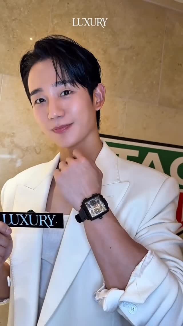 himin012 게시물 이미지: 🌷2026. 06. 11
😍😍😍
.

Repost @luxuryeditors...