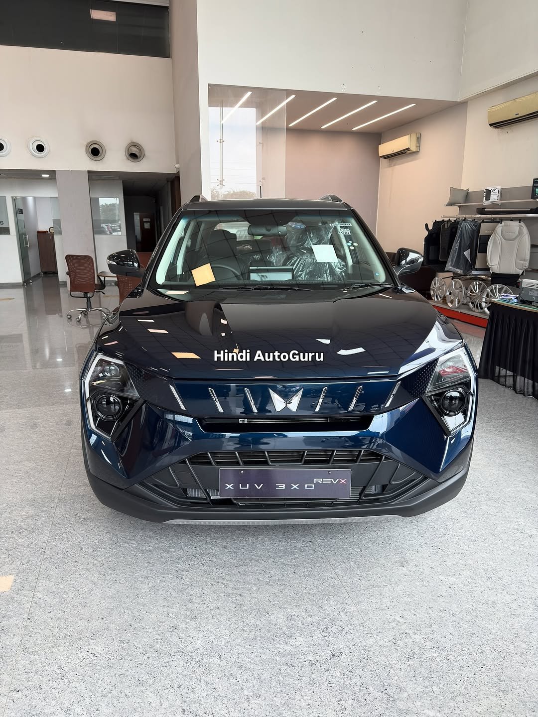 Photo by Hindi AutoGuru by Sushil Nawadkar on September 27, 2025. May be an image of jeep, sedan and text that says 'MA Hindi HindiAutoGuru AutoGuru 3 C REVX ='.