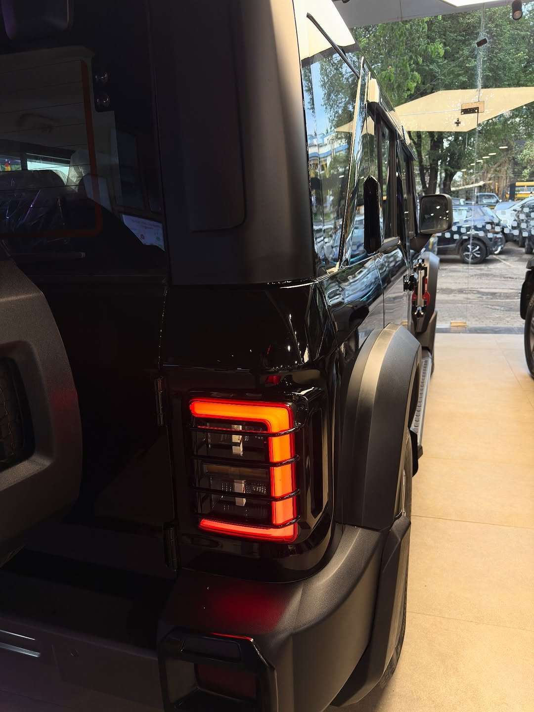 Photo by Hindi AutoGuru by Sushil Nawadkar on September 25, 2025. May be an image of jeep, lighting, car, tailpipe, wheel and text.