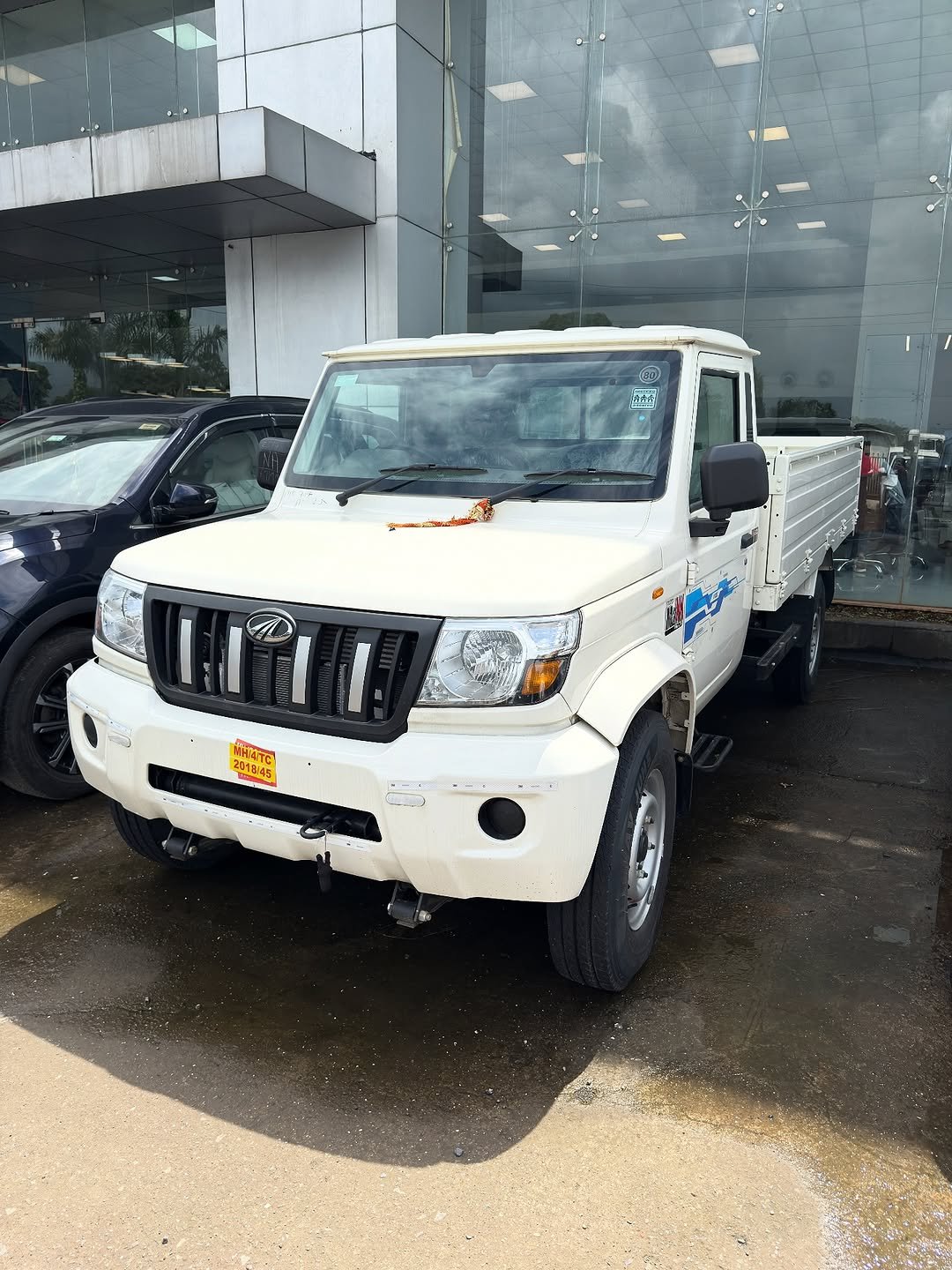Photo by Hindi AutoGuru by Sushil Nawadkar on September 25, 2025. May be an image of jeep, car, truck, minivan, windshield and text.