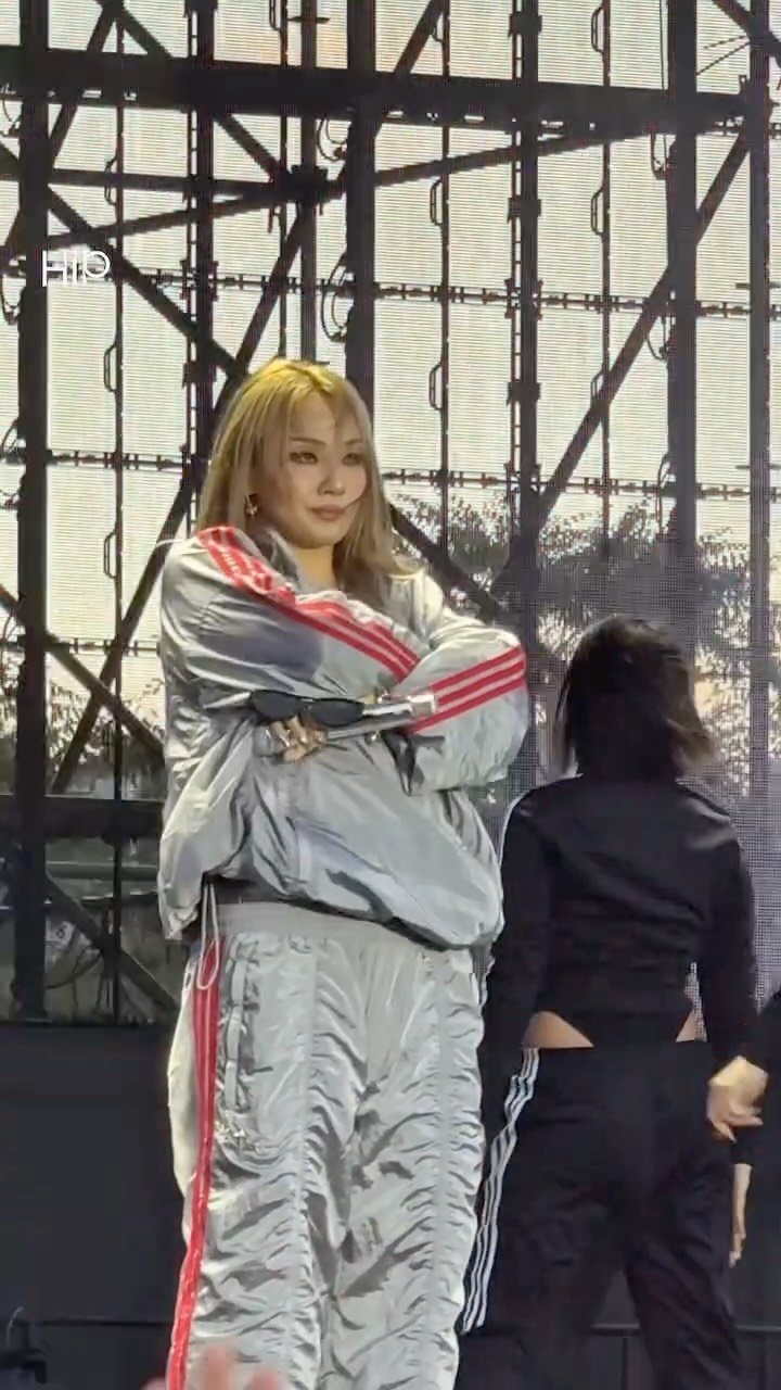 hipkr_ 게시물 이미지: 씨엘의 카리스마는 넘사벽 🔥 씨엘(@chaelincl)이 ‘원 유니버스 페스티벌...