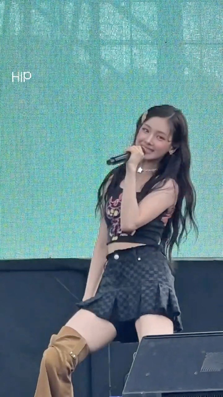 hipkr_ 게시물 이미지: 이게 데뷔 55일 차 신인의 무대라고? 더위를 날려버린...