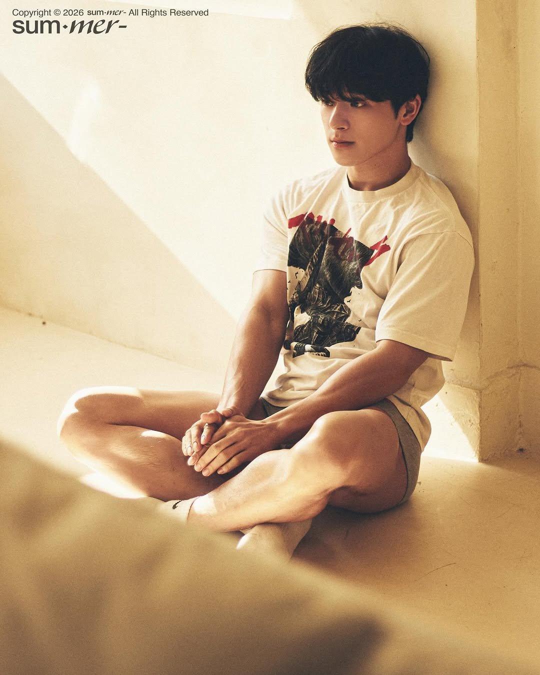 Photo shared by 김히릿 on April 19, 2026 tagging @studio_sum.mer_bodyprofile. May be an image of poster and text that says 'Copyright 2026 Copit:22me-gi sum-mer All Rights Reserved sum-mer- sum mer-'.