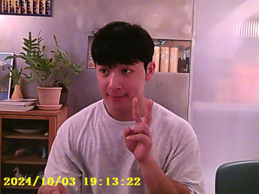 Photo by 김히릿 on June 22, 2025. May be an image of 1 person, bangs and text.