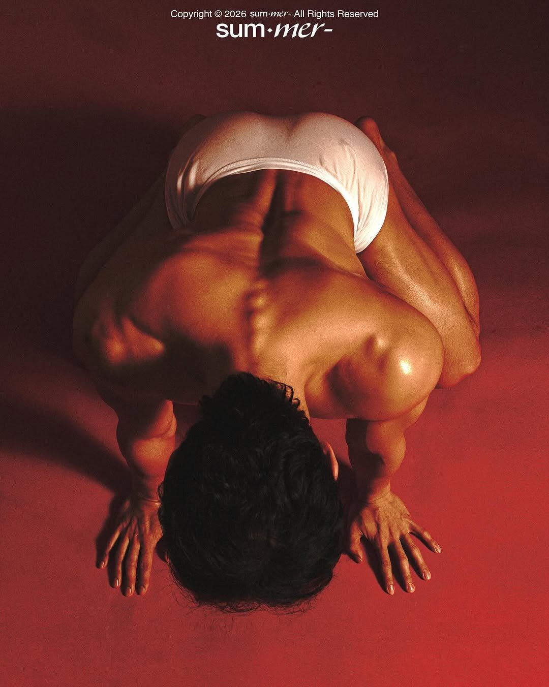 Photo shared by 김히릿 on April 27, 2026 tagging @studio_sum.mer_bodyprofile. May be an image of poster, magazine and text that says 'Copyright 2026 sum-mner- Caprint202mt-A All Rights Reserved sum.mer- mer- sum.'.