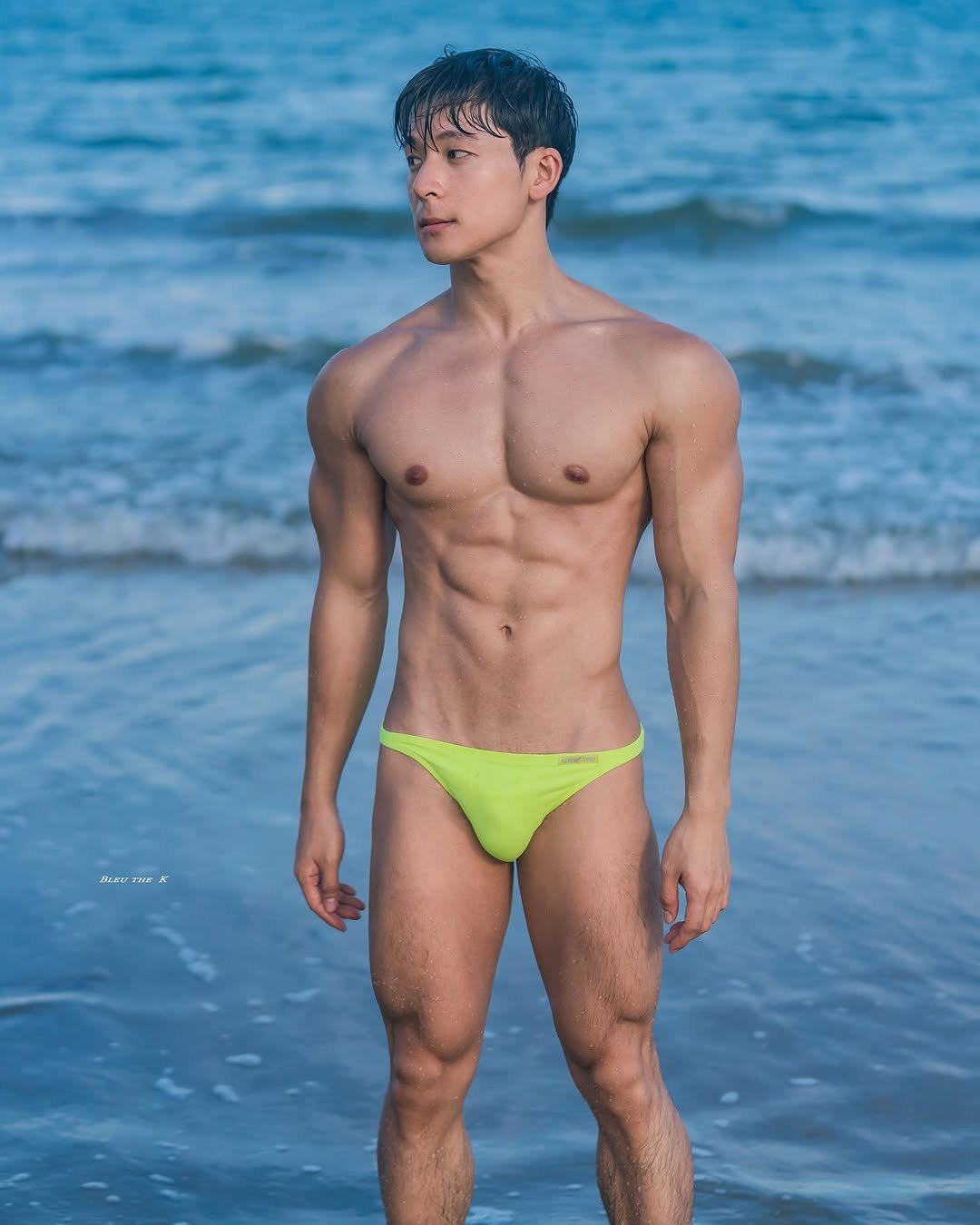 Photo by 김히릿 on November 14, 2025. May be an image of body building, beach and text.