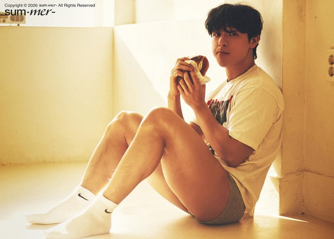 Photo shared by 김히릿 on March 27, 2026 tagging @studio_sum.mer_bodyprofile. May be an image of one or more people, bangs, shorts and text that says 'Copyright 2026 sum-mer- Caprtgit020268m-AR All Rights Reserved sum.mer- sum .mer-'.