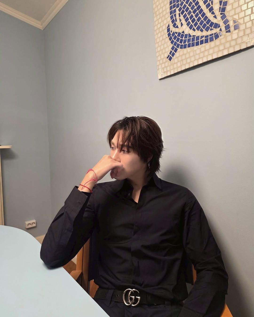 Photo by 「 Nani 」 on December 24, 2025. May be an image of one or more people, hair, suit, bolo tie, cornflower and text.