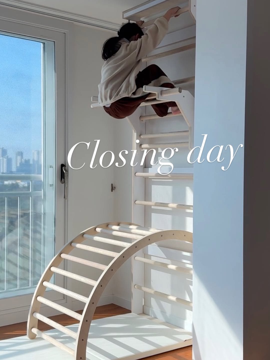 Photo by eunhee kimㅣ희치홈 ㅣ 정리. 청소 on February 11, 2026. May be an image of slide, bunk bed, ladder and text that says 'ከቦ። Closing day'.