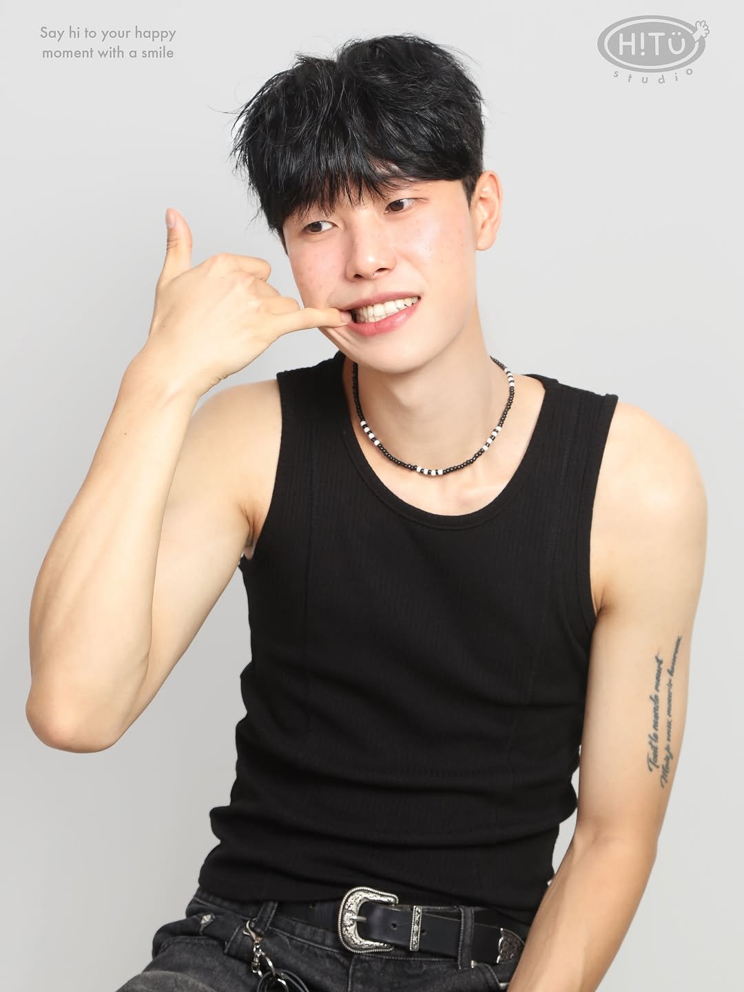 Photo by 하이투유스튜디오 | Hi!toyou studio | 성수사진관•증명사진•여권사진•프로필사진 in 성수역. May be an image of 1 person, bangs and text that says 'Say hito Sayhitoyourhappy to your happy moment with smile H!TÜ studi'.