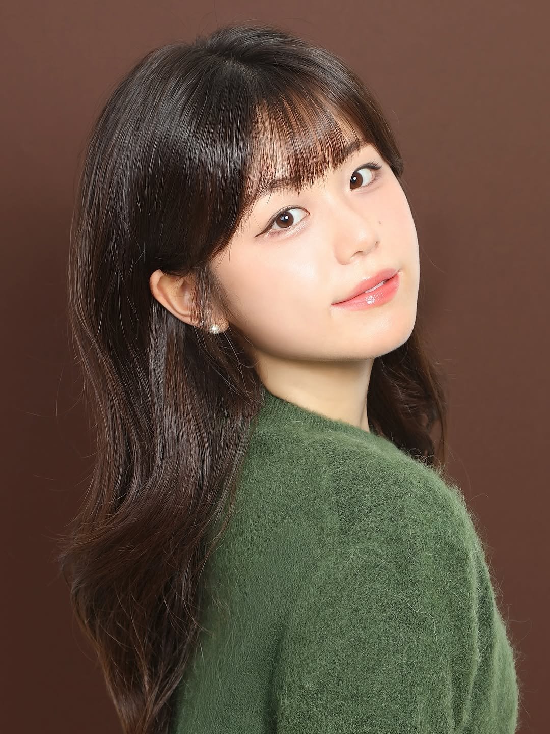 Photo by 하이투유스튜디오 | Hi!toyou studio | 성수사진관•증명사진•여권사진•프로필사진 on September 25, 2025. May be an image of 1 person.