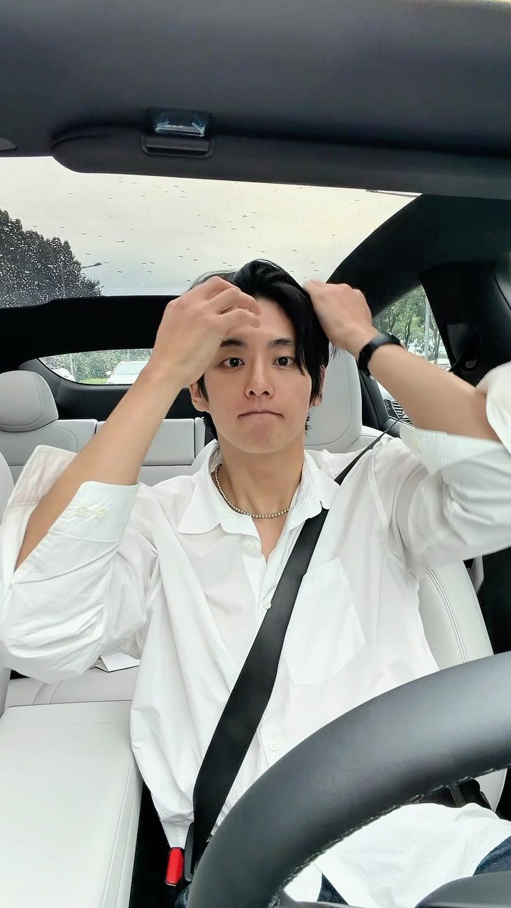 hiwonik 게시물 이미지: 네.. 머리 정리했어요..