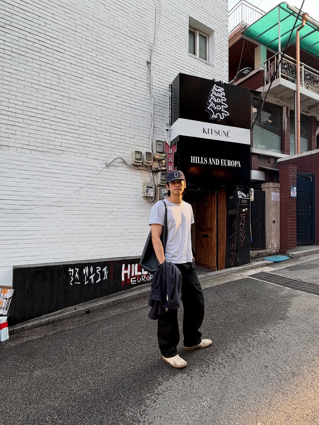 hiwonik 게시물 이미지: 데일리얼스페이스 
@real.space100 3만 야~호~